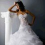Свадебное платье на девушке