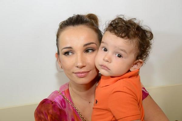 Анфиса Чехова со своим сыном фото
