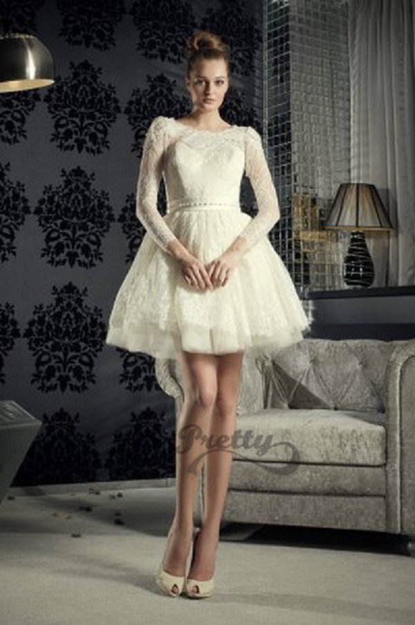 на фото изображено отличное и модное свадебное платье